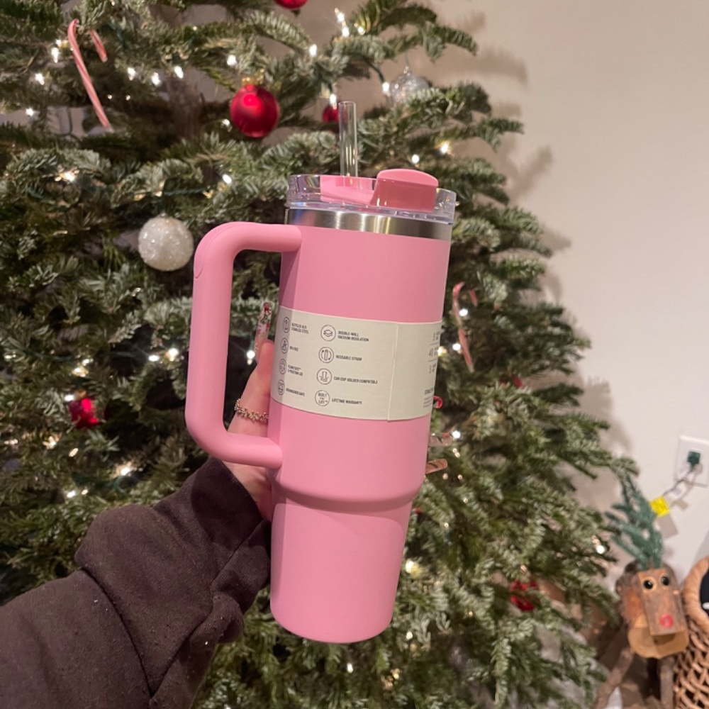 Baby pink sizzling pink Stanley - Picture 2 of 3